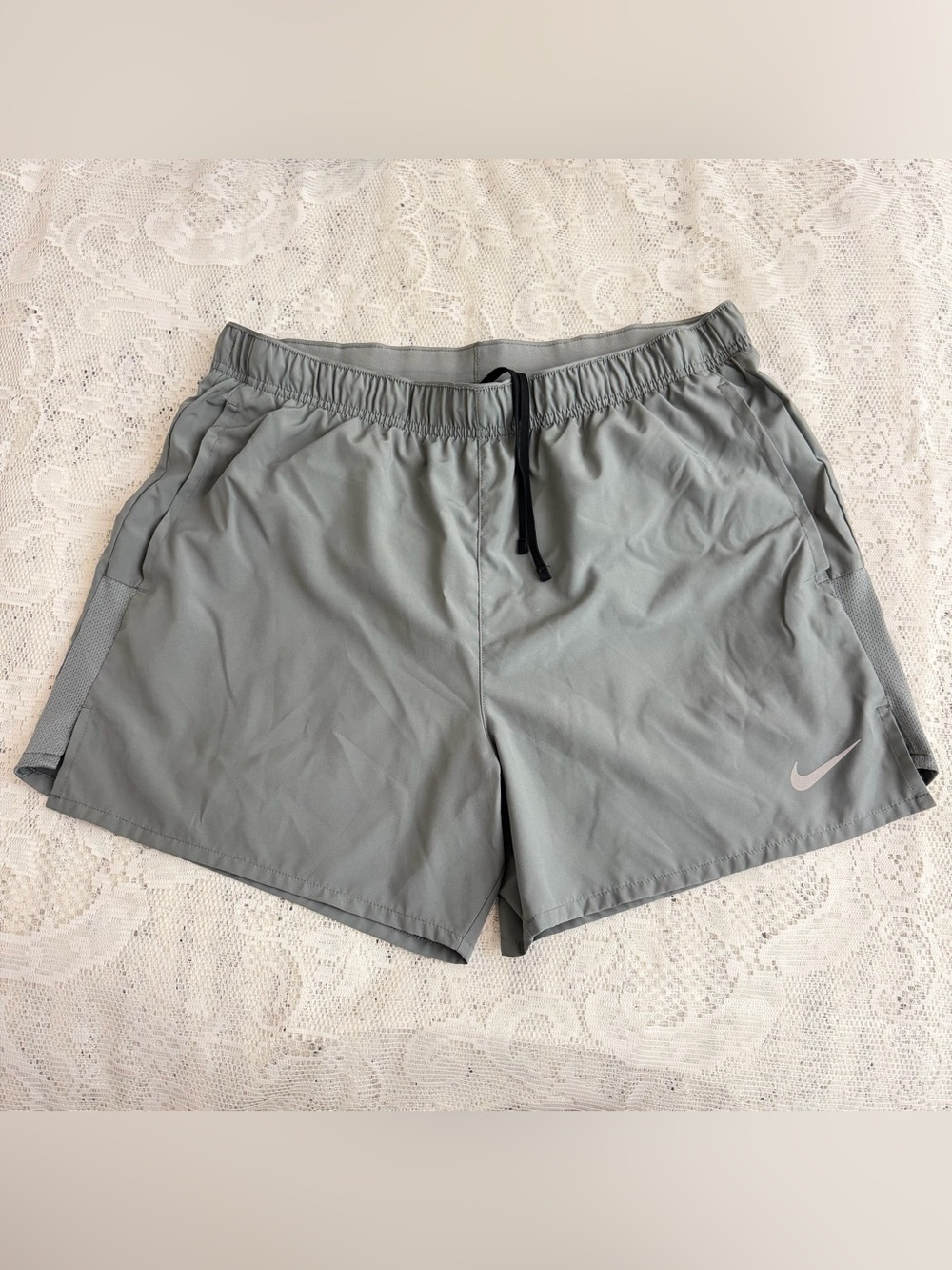 Grey Women’s Nike Dry Fit Size Large Shorts - Picture 1 of 9